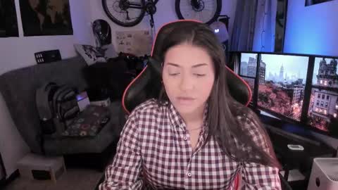 lolaasmith_21 online show from March 30, 6:18 pm