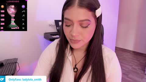 lolaasmith_21 online show from January 26, 7:52 pm