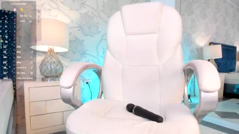  Lola Berry  online show from May 16, 7:11 am
