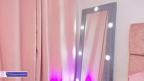 Lola online show from November 9, 3:30 pm