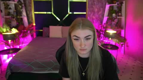 Loli online show from May 8, 1:36 pm