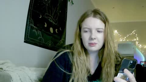 Lilly online show from December 4, 1:42 pm