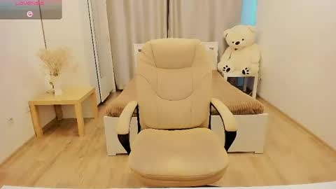 Nina online show from February 28, 1:21 pm