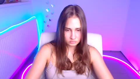 Lora online show from October 15, 6:05 am