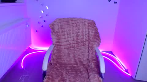 Lora online show from February 2, 6:12 am