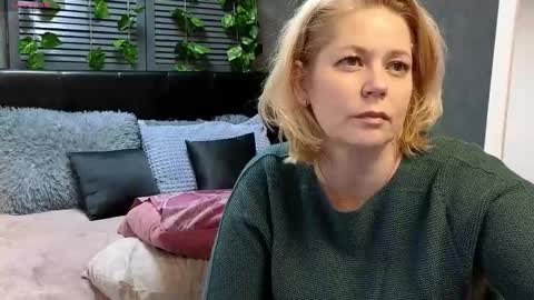 Snapshot of lorabigass chatting on March 1, 8:02 am Lora online show from March 1, 8:02 am