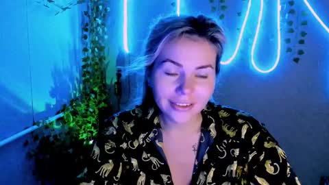 Lora online show from September 26, 3:15 am