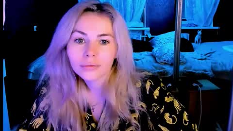 Lora online show from October 24, 2:40 am