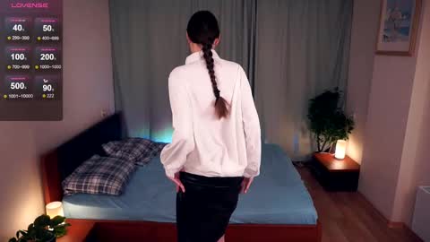 Lora online show from February 14, 5:14 pm