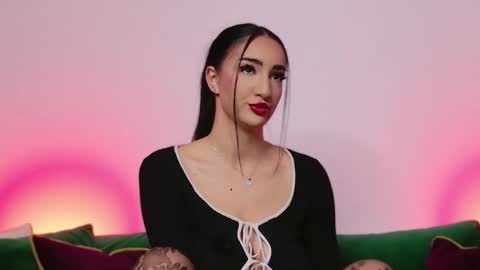 Miss online show from April 10, 5:19 pm