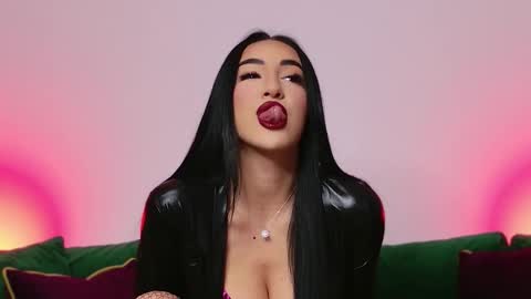 Miss online show from April 11, 4:43 pm