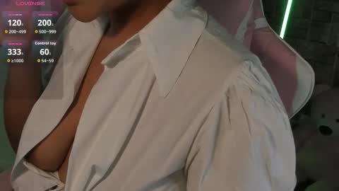 lore_rey online show from March 13, 10:33 pm