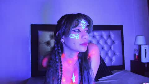 Lore Depp online show from December 29, 5:42 am