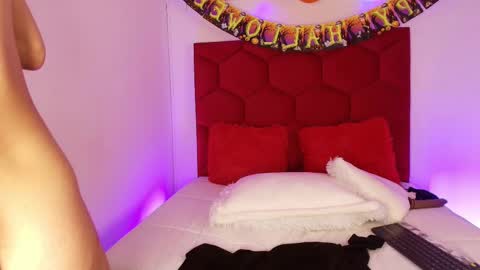 Snapshot of loreley_novoa chatting on October 9, 4:27 am LORELI online show from October 9, 4:27 am