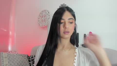 L O R E N online show from February 2, 12:46 pm