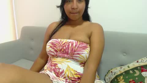 Snapshot of loretta_ chatting on December 2, 6:19 pm Loretta Gmez online show from December 2, 6:19 pm