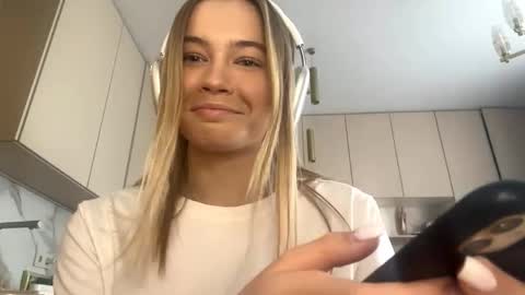 Eliza online show from January 17, 10:34 am