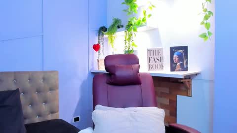 Louren Fox online show from November 20, 11:55 am