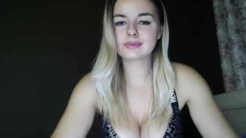 Megane online show from December 3, 1:46 pm