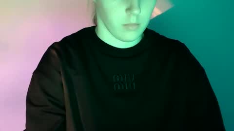 Vivian online show from December 4, 2:19 pm