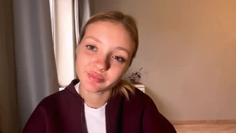 Ella online show from December 1, 6:17 am