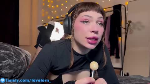 Snapshot of lovelorn_ chatting on December 15, 9:56 am Elsa online show from December 15, 9:56 am