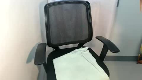 im kitty online show from September 12, 8:01 am