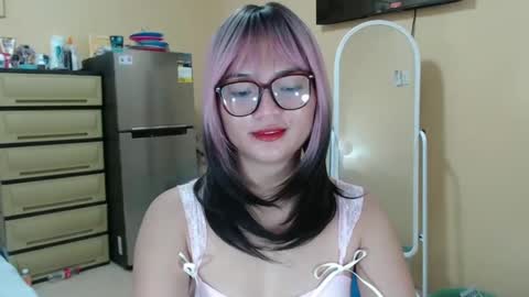 Snapshot of lovely_laura09 chatting on January 11, 9:36 pm Lovely Laura online show from January 11, 9:36 pm