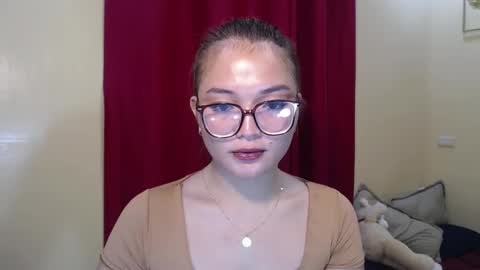 Snapshot of lovely_laura09 chatting on December 30, 12:52 pm Lovely Laura online show from December 30, 12:52 pm
