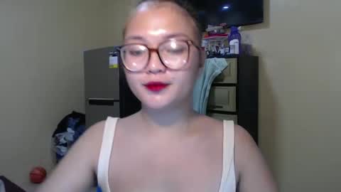 Snapshot of lovely_laura09 chatting on January 4, 8:16 pm Lovely Laura online show from January 4, 8:16 pm
