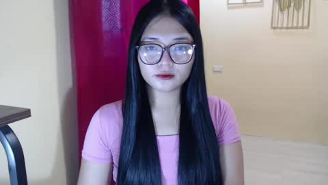 Snapshot of lovely_laura09 chatting on February 21, 8:17 am Lovely Laura online show from February 21, 8:17 am