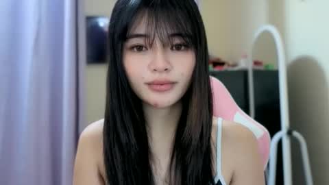 Snapshot of lovely_laura09 chatting on October 1, 12:21 pm Lovely Laura online show from October 1, 12:21 pm