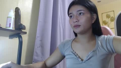 Snapshot of lovely_laura09 chatting on September 21, 9:41 am Lovely Laura online show from September 21, 9:41 am