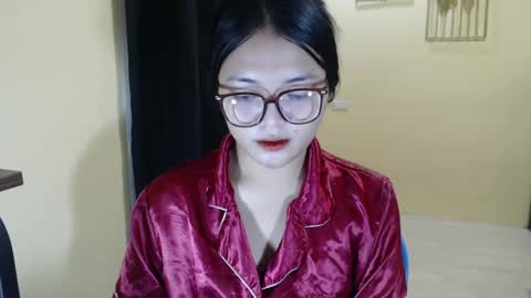 Snapshot of lovely_laura09 chatting on March 7, 4:44 pm Lovely Laura online show from March 7, 4:44 pm