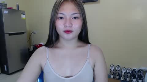 Snapshot of lovely_laura09 chatting on January 23, 1:30 am Lovely Laura online show from January 23, 1:30 am