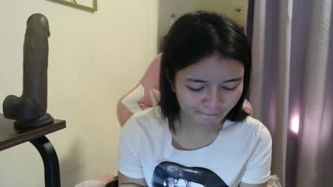 Snapshot of lovely_laura09 chatting on October 10, 10:14 pm Lovely Laura online show from October 10, 10:14 pm