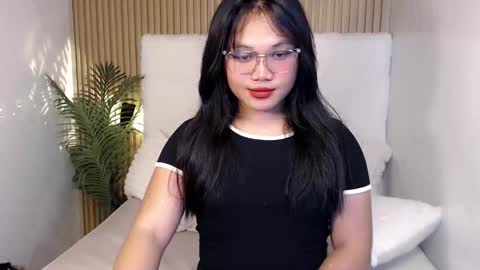   online show from April 13, 5:25 pm