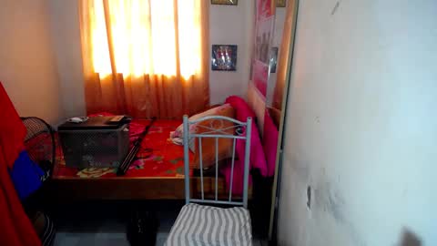 Snapshot of lovely_singlemom chatting on February 24, 12:38 am ask me dear online show from February 24, 12:38 am