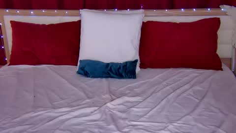 Caroline online show from November 9, 2:29 am