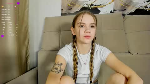 lovelygracee online show from September 19, 7:02 pm