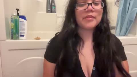 Snapshot of lovelykatiebabe chatting on October 2, 4:12 pm lovelykatiebabe online show from October 2, 4:12 pm