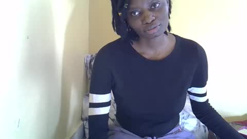 lovelymee2 online show from October 25, 10:45 am