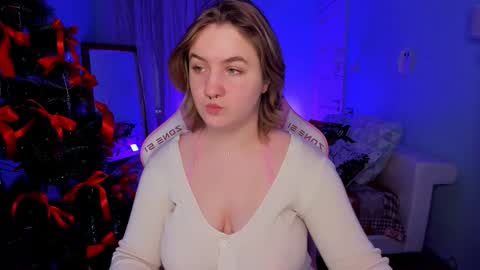 Julia  online show from December 16, 8:31 am