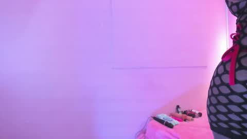 L O V E  online show from February 18, 12:04 pm