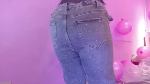 L O V E  online show from March 13, 12:39 pm