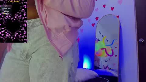 L O V E  online show from March 2, 12:03 pm