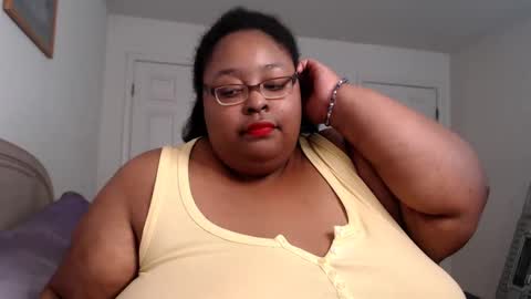 Snapshot of loves_aura chatting on December 31, 1:15 am Alyson online show from December 31, 1:15 am