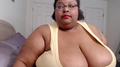 Snapshot of loves_aura chatting on February 13, 1:08 am Alyson online show from February 13, 1:08 am