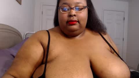 Snapshot of loves_aura chatting on December 16, 1:53 am Alyson online show from December 16, 1:53 am