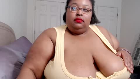 Snapshot of loves_aura chatting on February 7, 12:53 am Alyson online show from February 7, 12:53 am